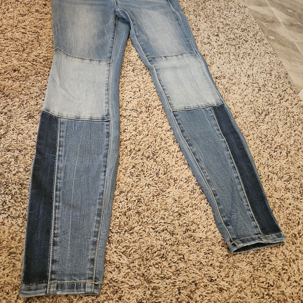 New York & Company Women's Patchwork Skinny Jeans - Picture 4 of 10